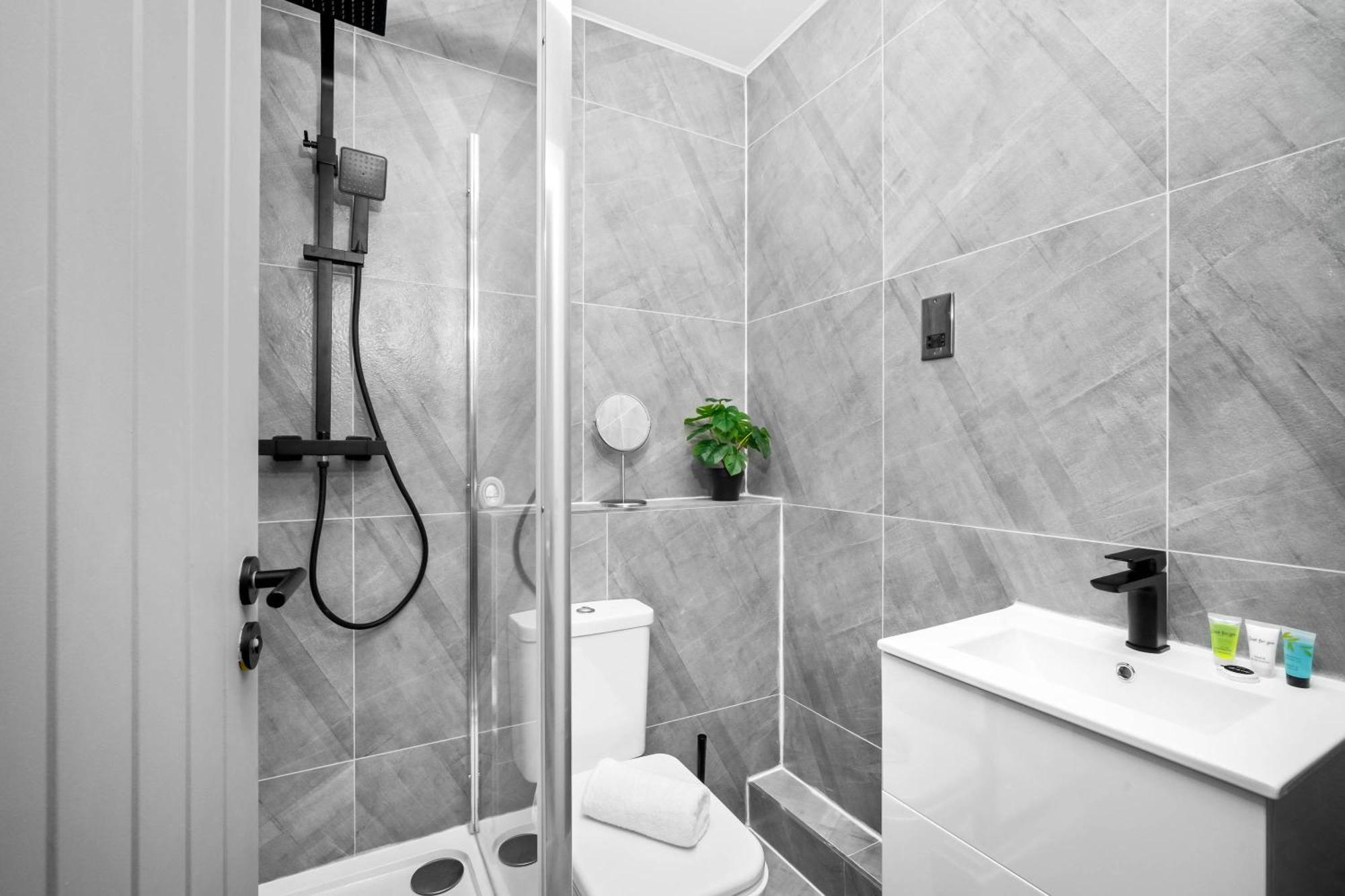 ברמינגהאם New Luxury Two Bedroom Apartment - City Centre - Netflix - Wifi - Top Rated - Jq 8Ah מראה חיצוני תמונה