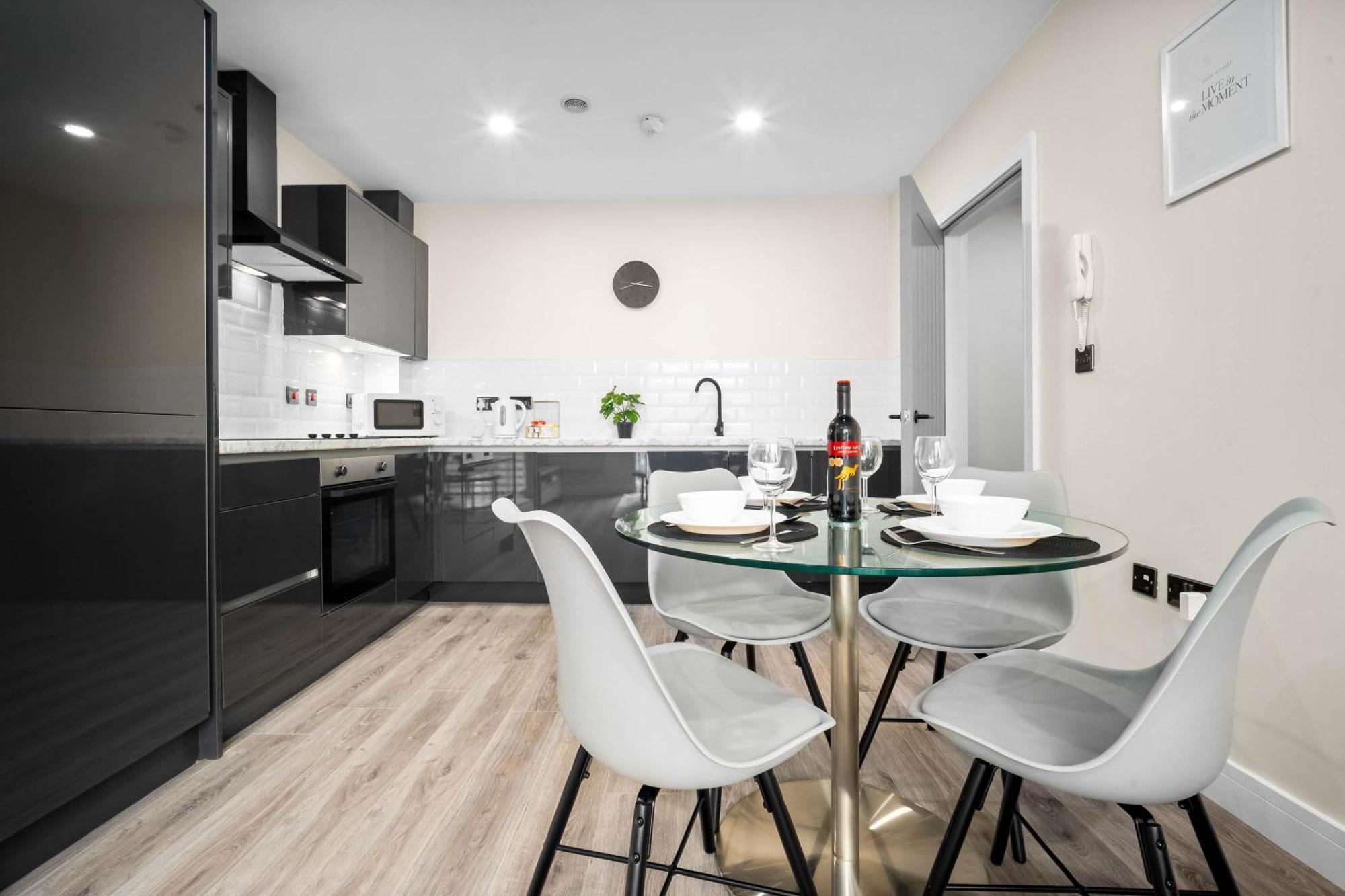 ברמינגהאם New Luxury Two Bedroom Apartment - City Centre - Netflix - Wifi - Top Rated - Jq 8Ah מראה חיצוני תמונה